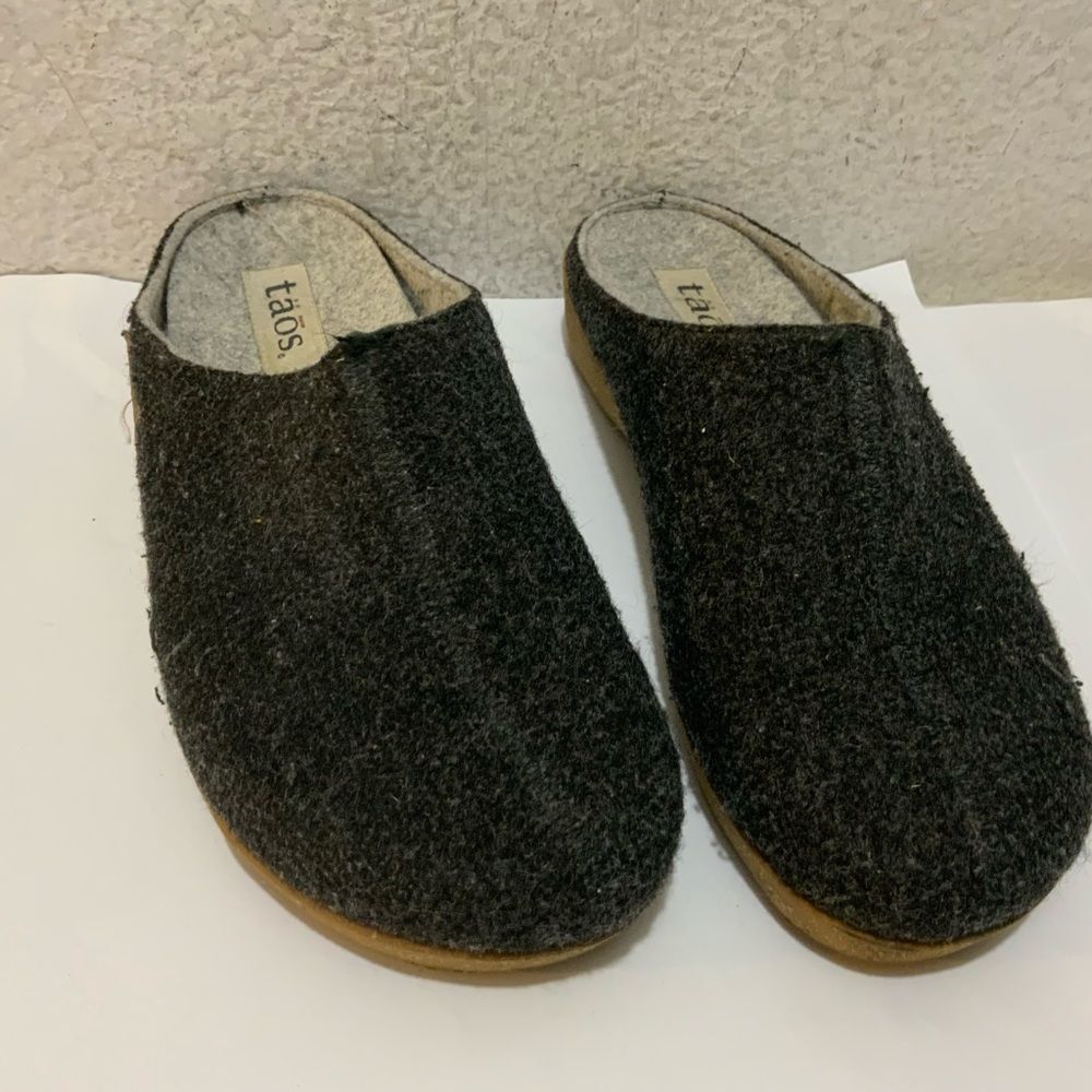 Taos Footwear Black Wool Slip-On Mules